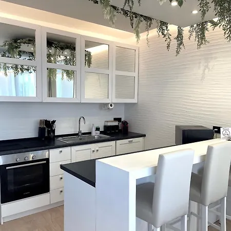 Like At - Boutique A6 Sea View, Private Terrace & Pool