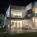 Like At - Boutique A6 Sea View, Private Terrace & Pool