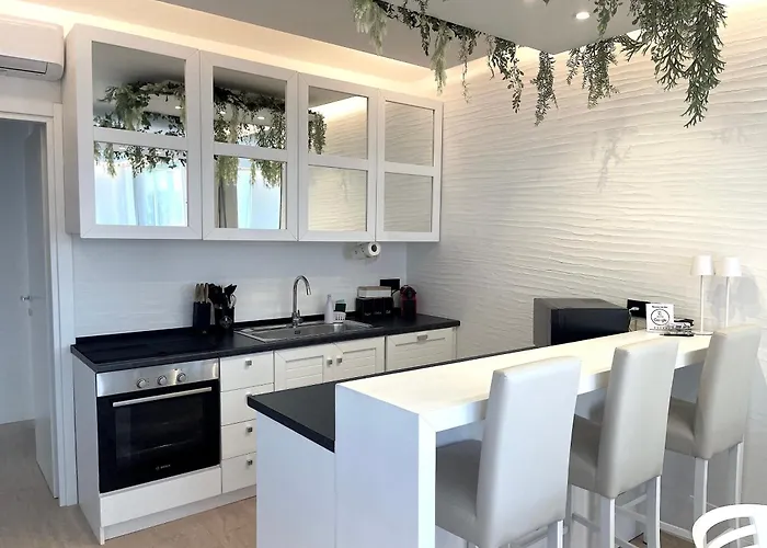 Like At - Boutique A6 Sea View, Private Terrace & Pool